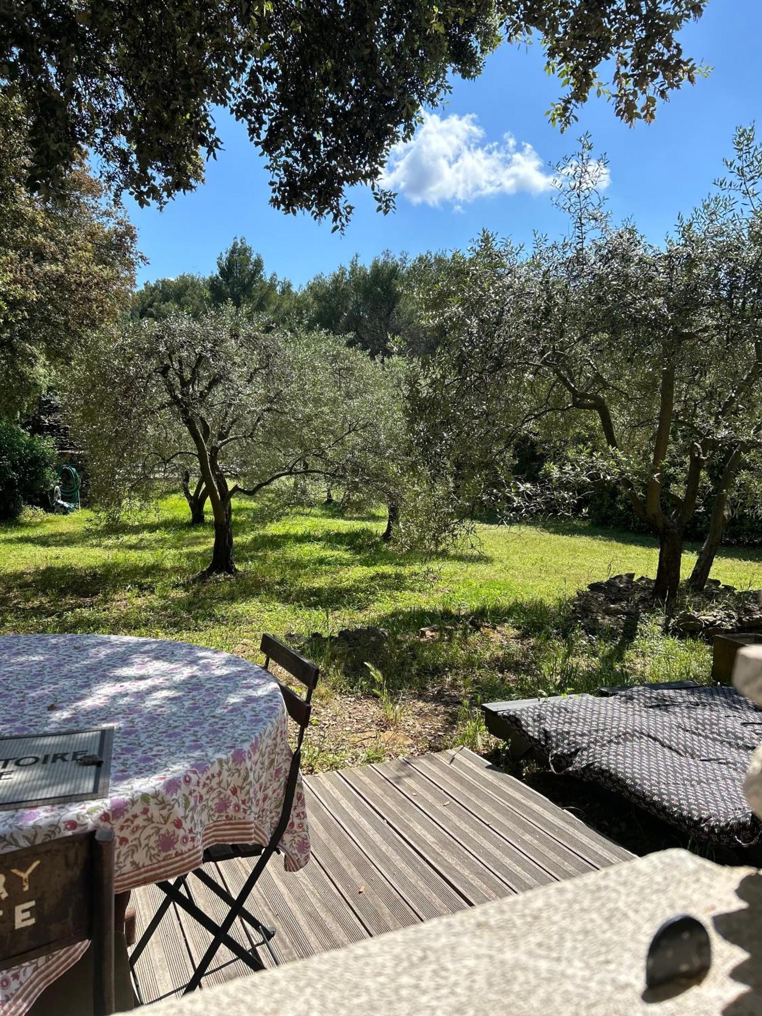 Les Cabanons Sainte Victoire Hotel Bilik gambar