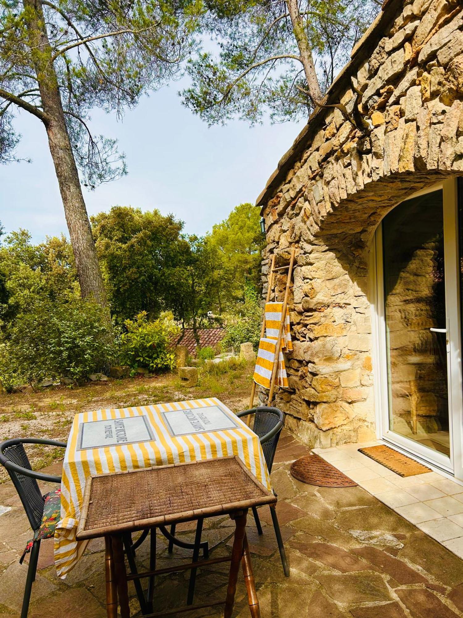 Les Cabanons Sainte Victoire Hotel Luaran gambar